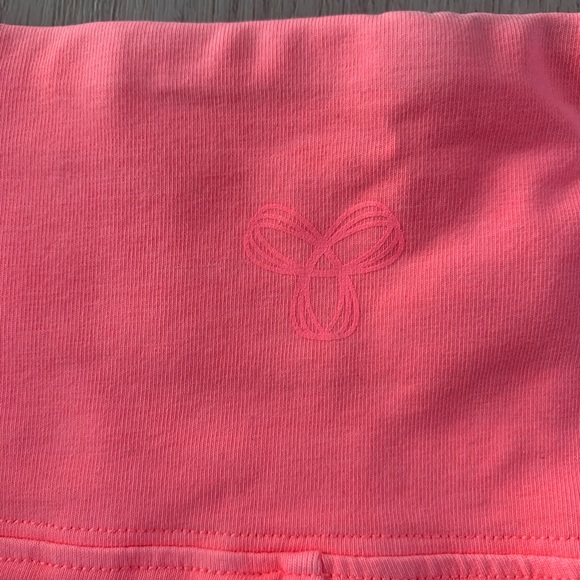 Aritzia Tna neon coral shorts - Picture 5 of 5